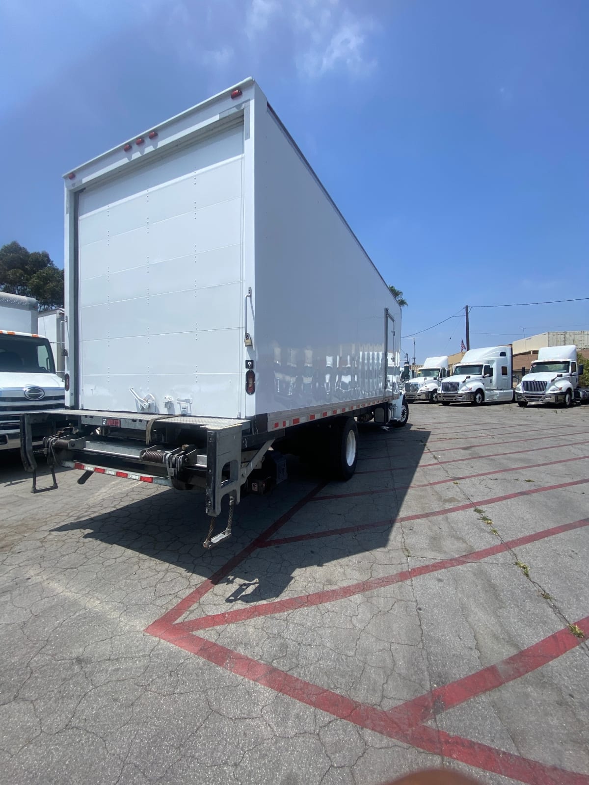 2018 Freightliner/Mercedes M2 106 687461