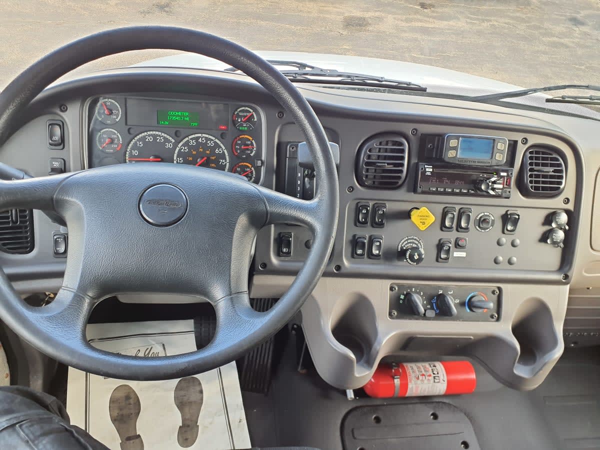 2018 Freightliner M2 106 687496