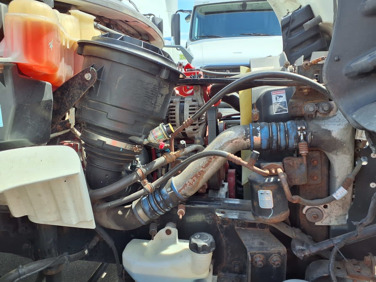 2018 Freightliner M2 106 687518