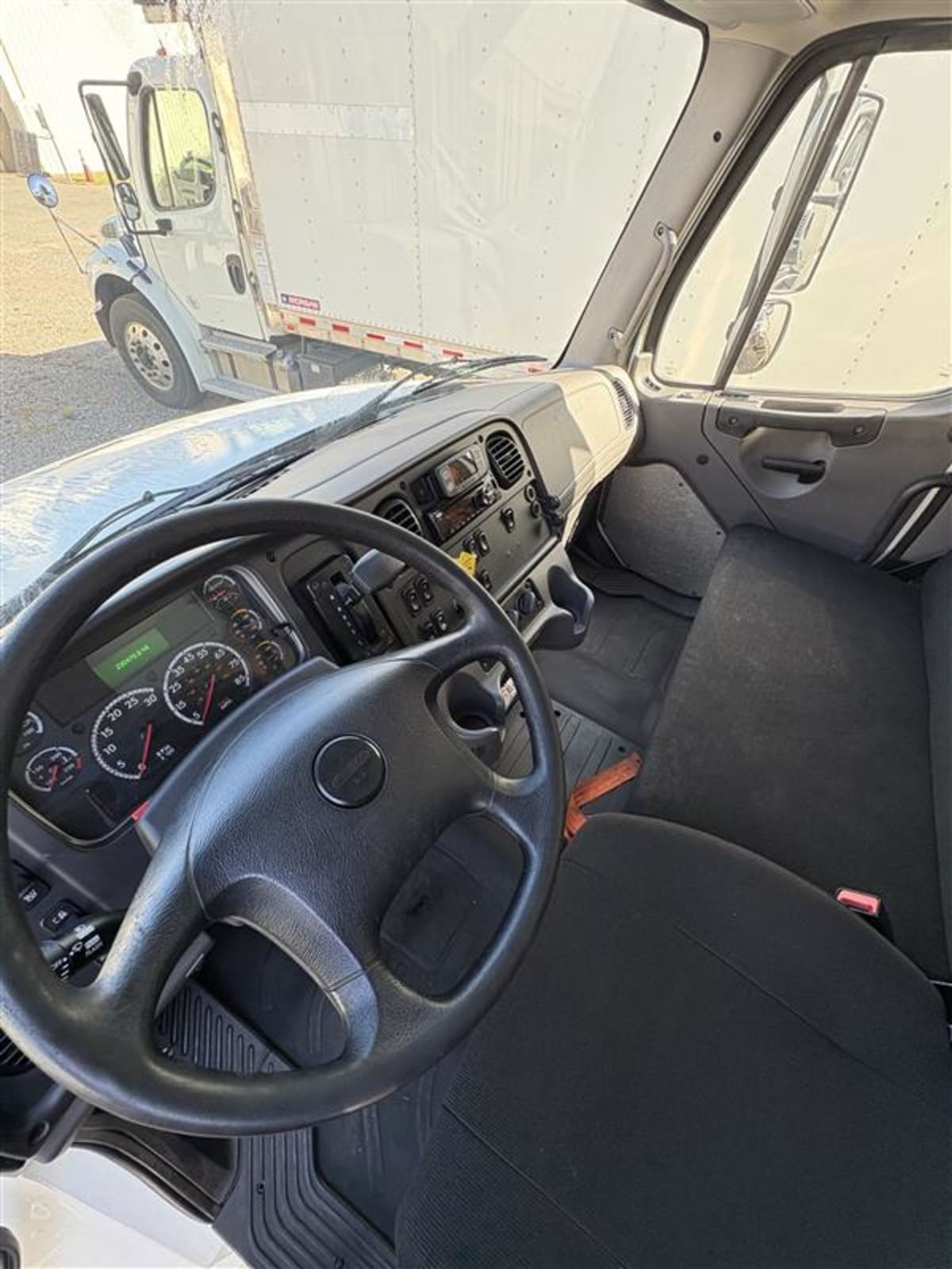 2018 Freightliner/Mercedes M2 106 687541