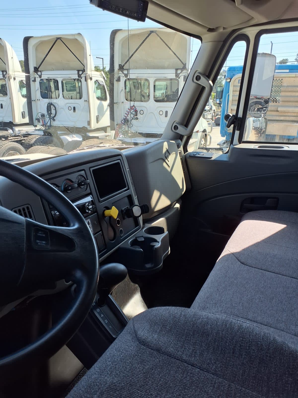 2018 Navistar International 4300 688590