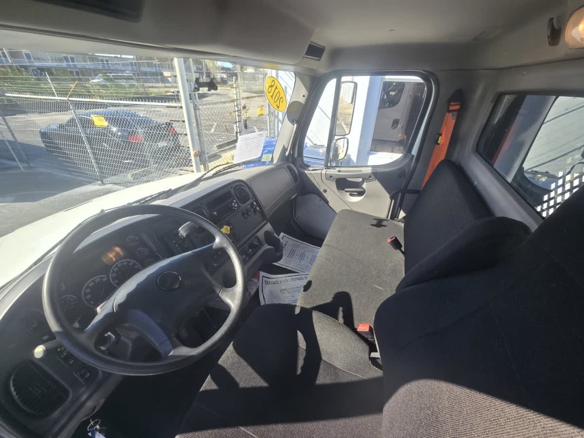 2018 Freightliner/Mercedes M2 106 688847