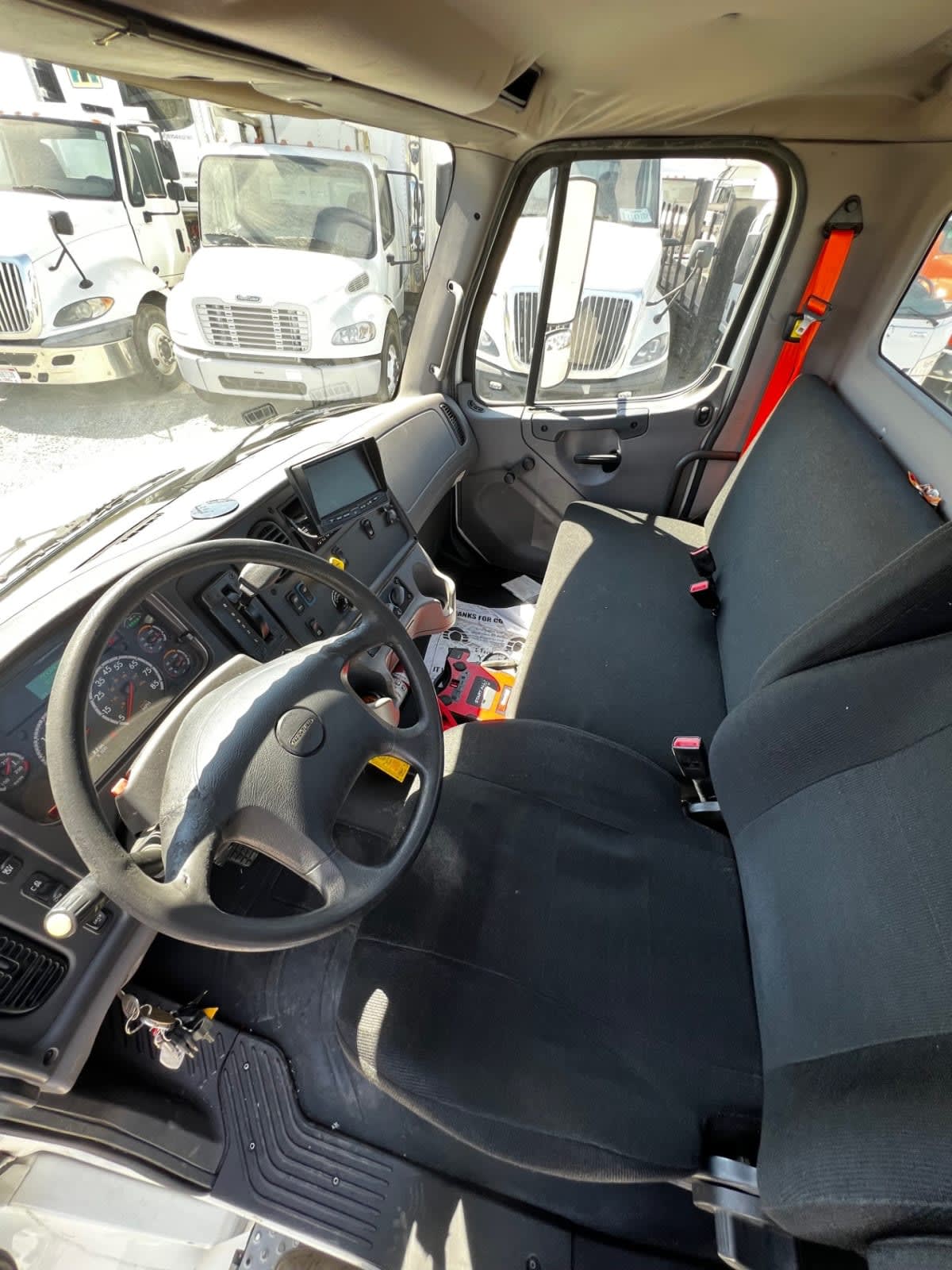 2018 Freightliner M2 106 689180