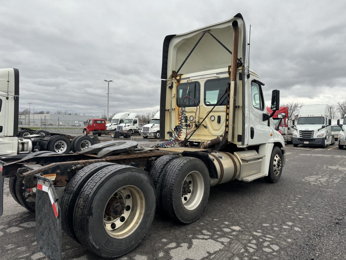 2018 Freightliner/Mercedes CASCADIA 125 689190