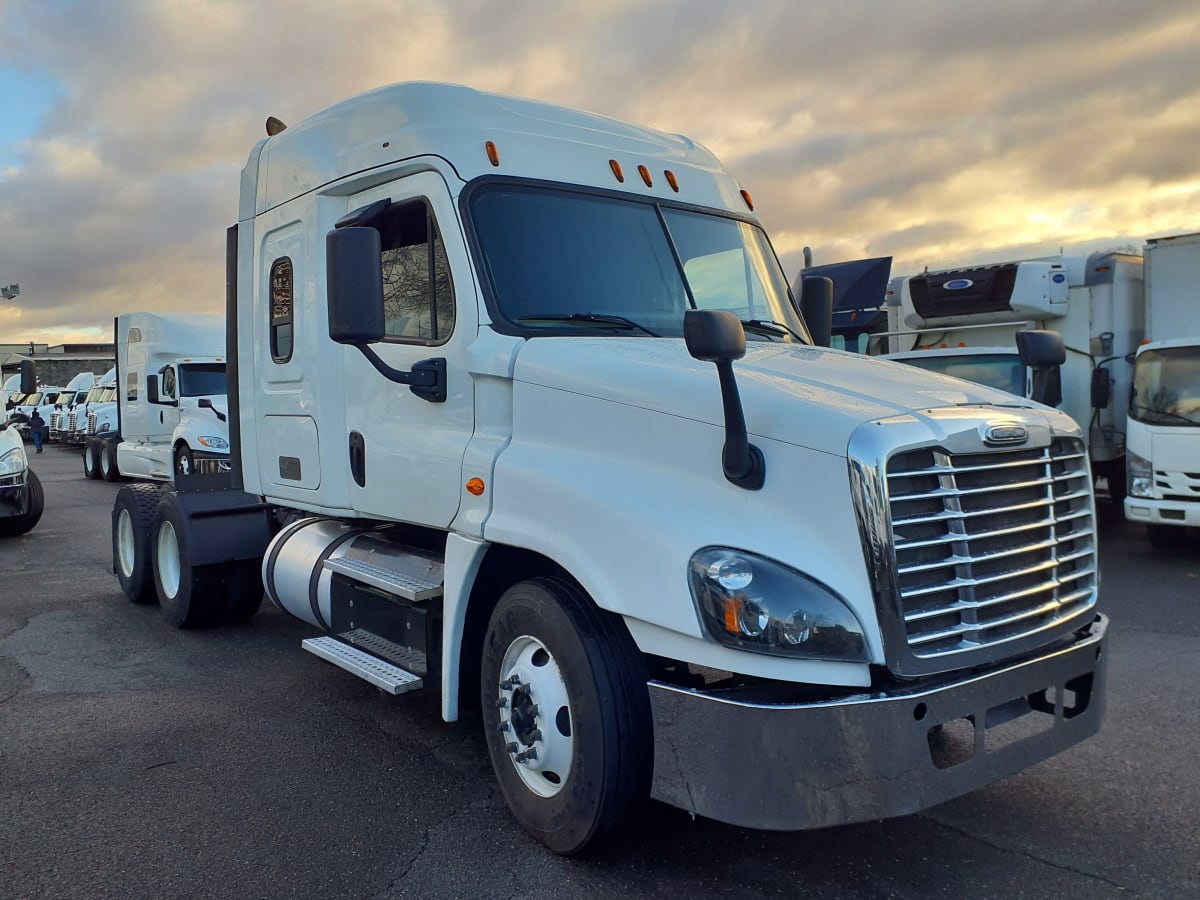 2018 Freightliner/Mercedes CASCADIA 125 689496