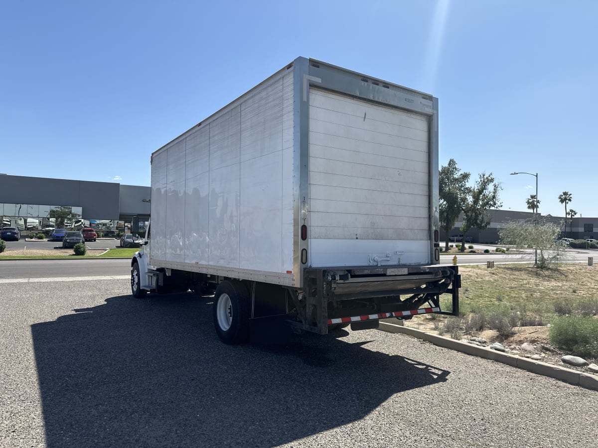 2011 Freightliner/Mercedes M2 106 690246