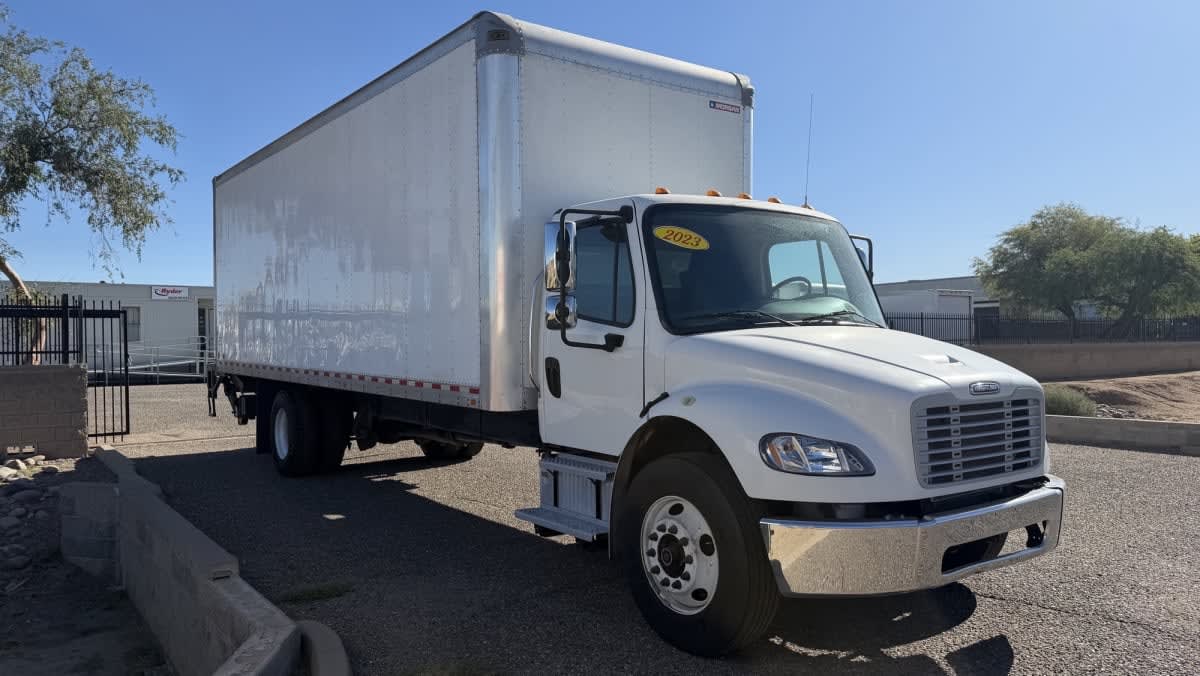 2023 Freightliner M2 106 in Phoenix, AZ — photo 3