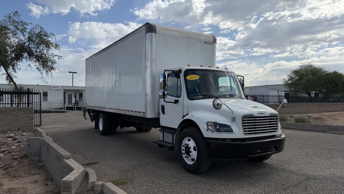 2023 Freightliner M2 106 in Phoenix, AZ — photo 3
