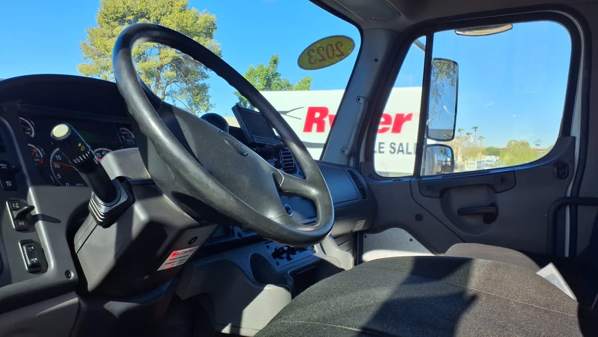 2023 Freightliner/Mercedes M2 106 702760