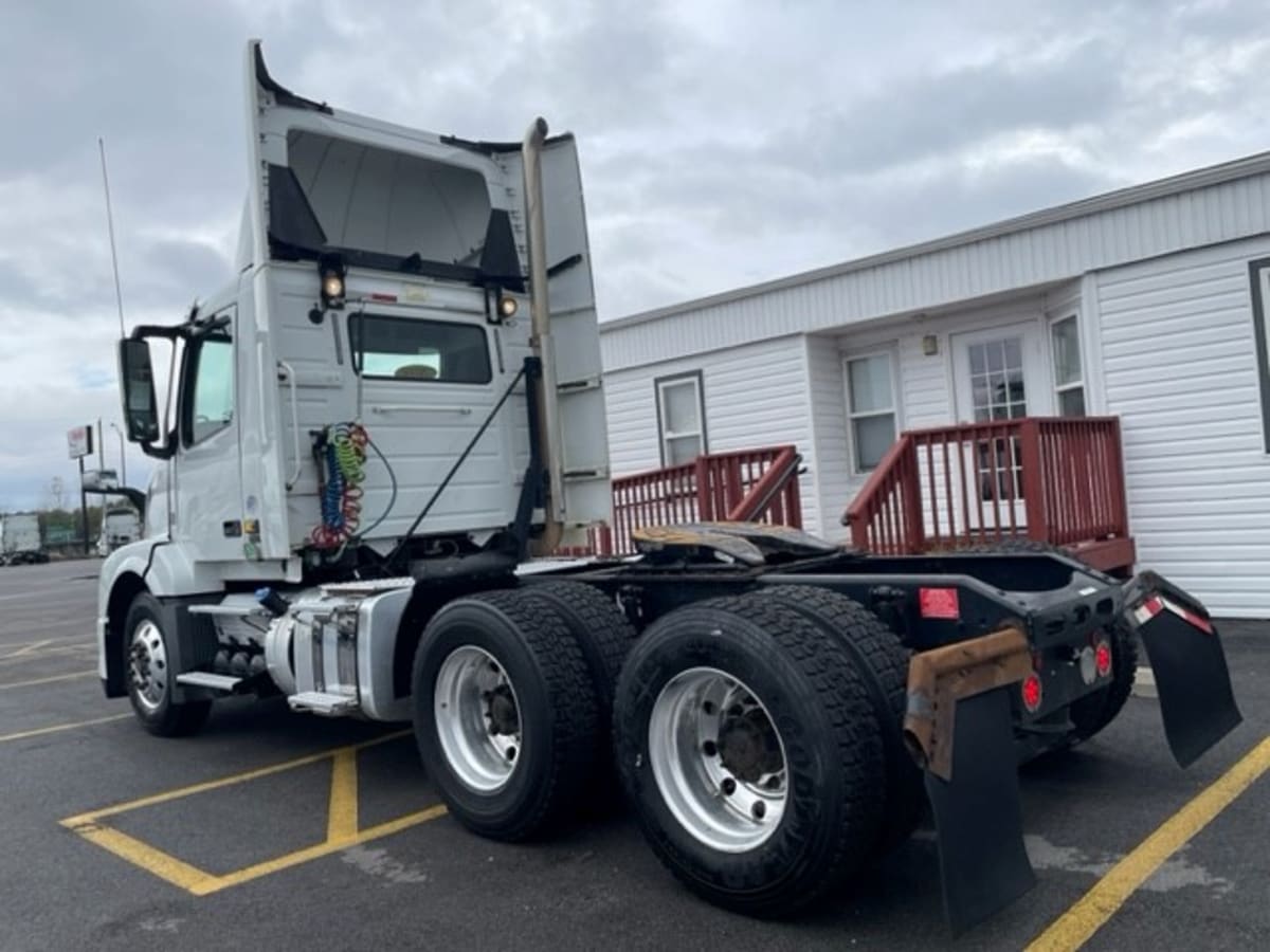 2016 Volvo VNL64T-300 704566