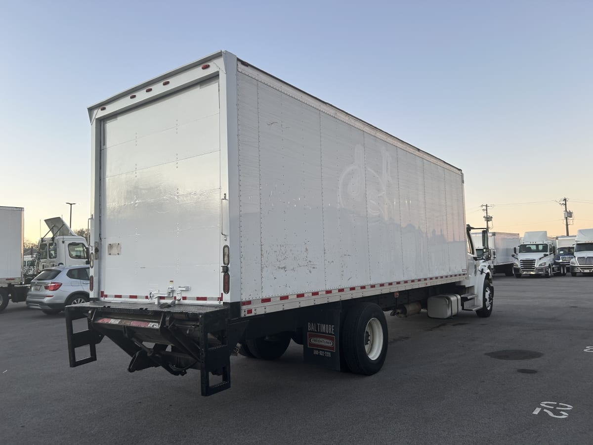 2017 Freightliner/Mercedes M2 106 724850