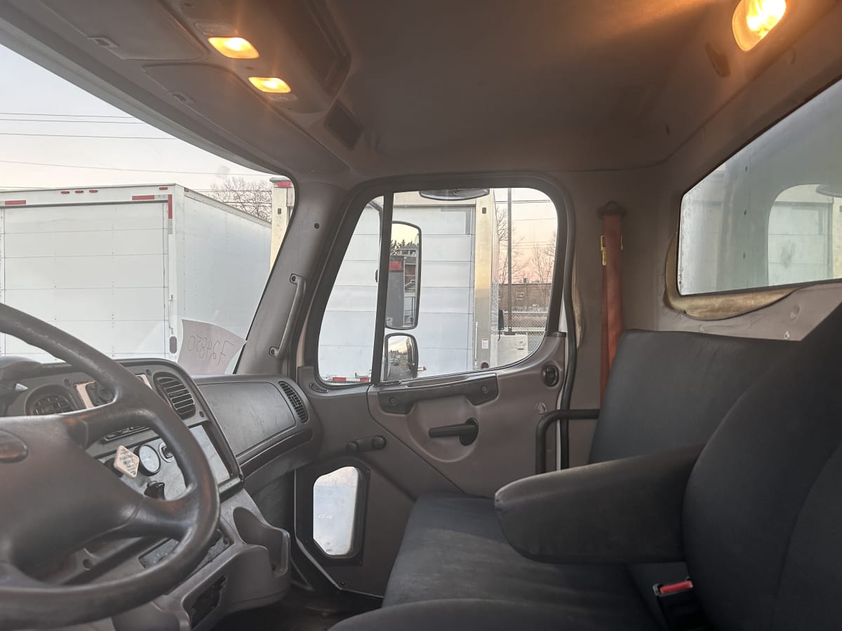 2017 Freightliner/Mercedes M2 106 724850