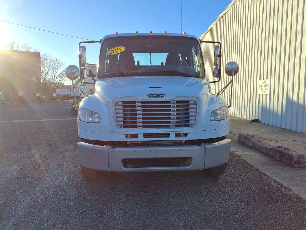 2018 Freightliner/Mercedes M2 106 744068