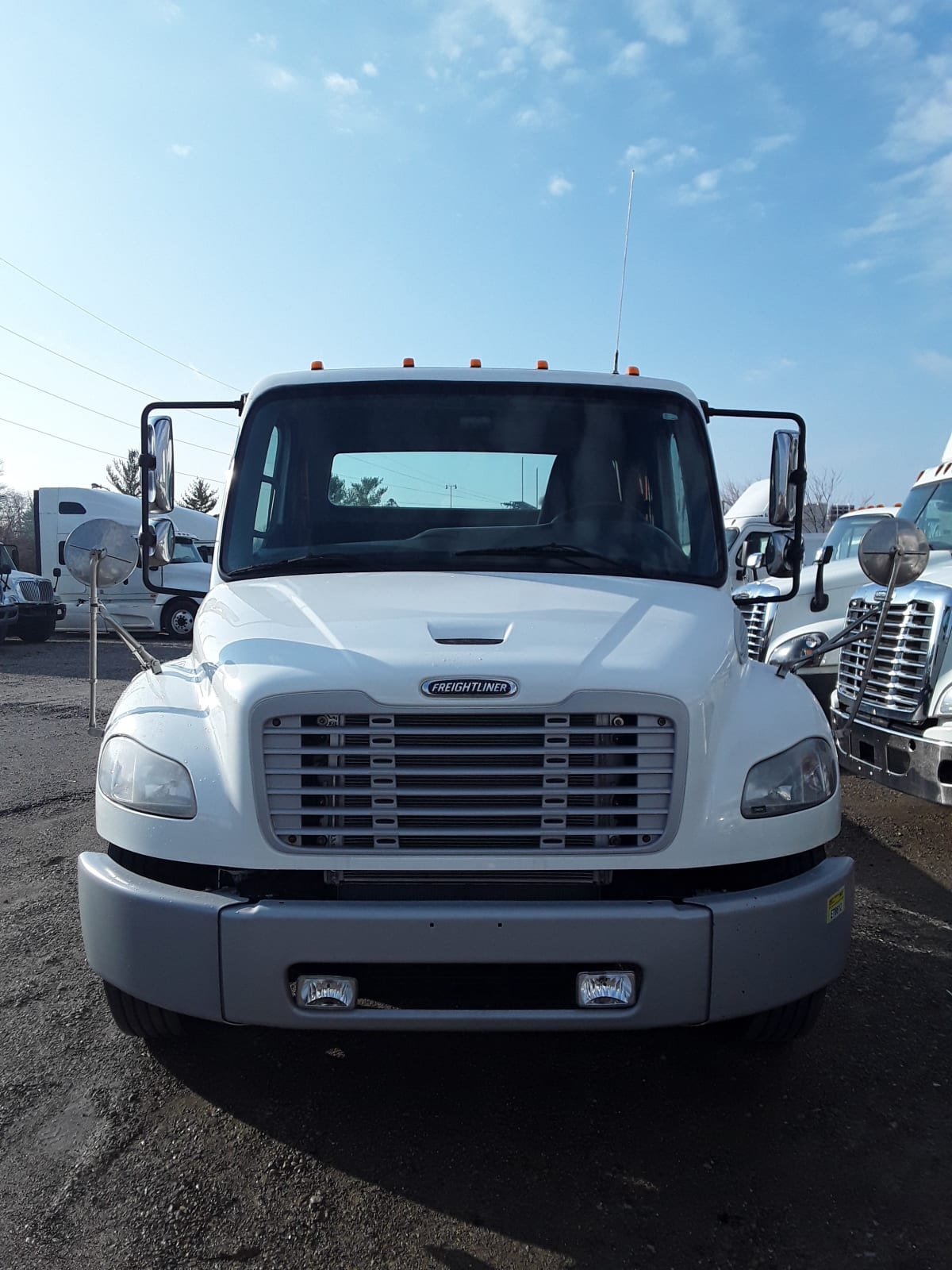 2018 Freightliner/Mercedes M2 106 744204