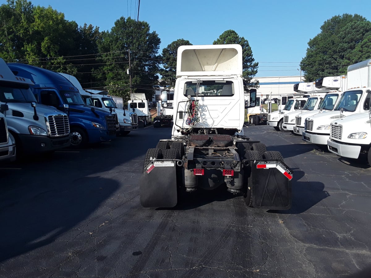 2018 Navistar International LT625 DAYCAB T/A 744562