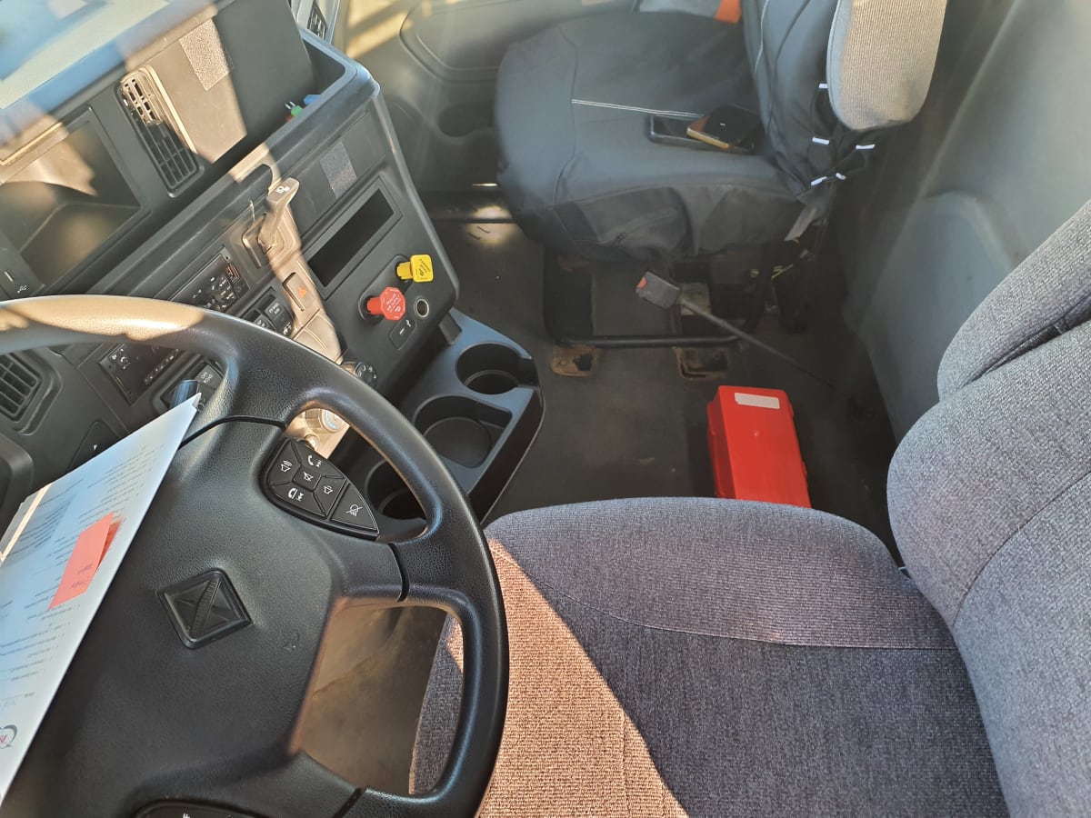 2018 Navistar International LT625 DAYCAB T/A 744584