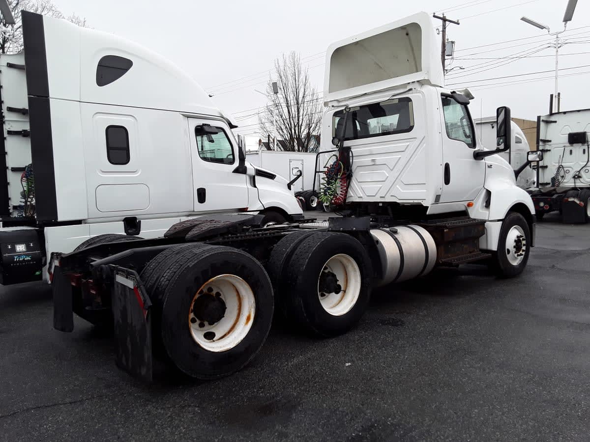 2018 Navistar International LT625 DAYCAB T/A 744588