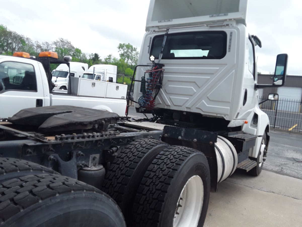 2018 Navistar International LT625 DAYCAB T/A 744606