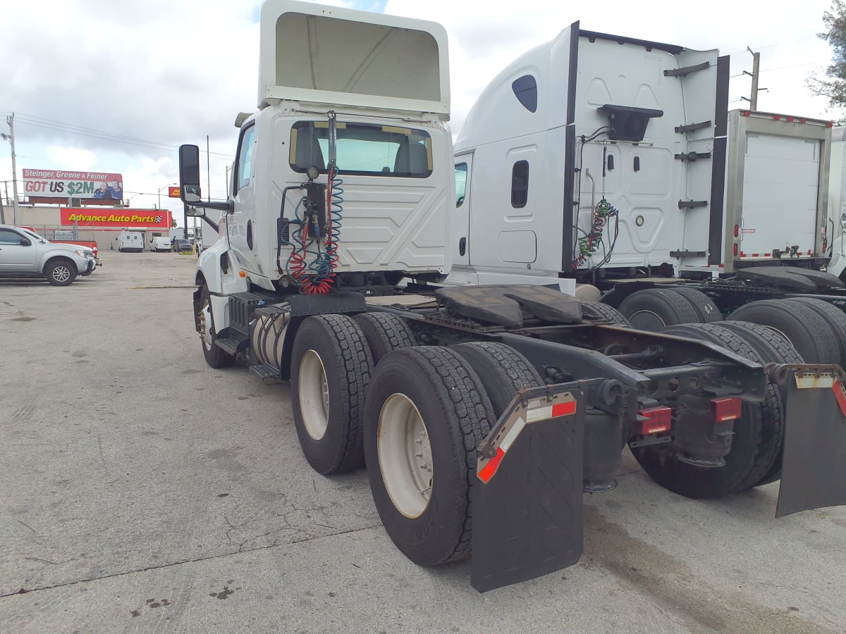 2018 Navistar International LT625 DAYCAB T/A 744607