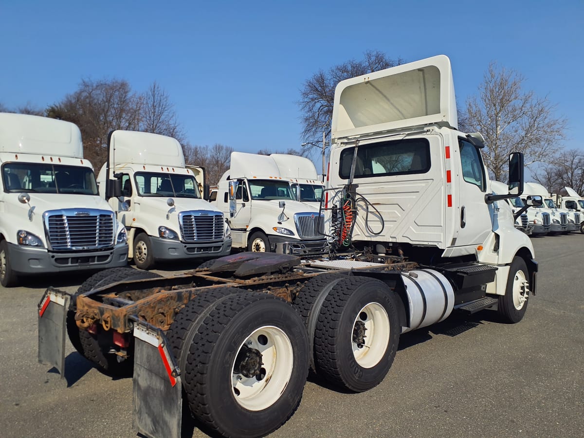 2018 Navistar International LT625 DAYCAB T/A 744609