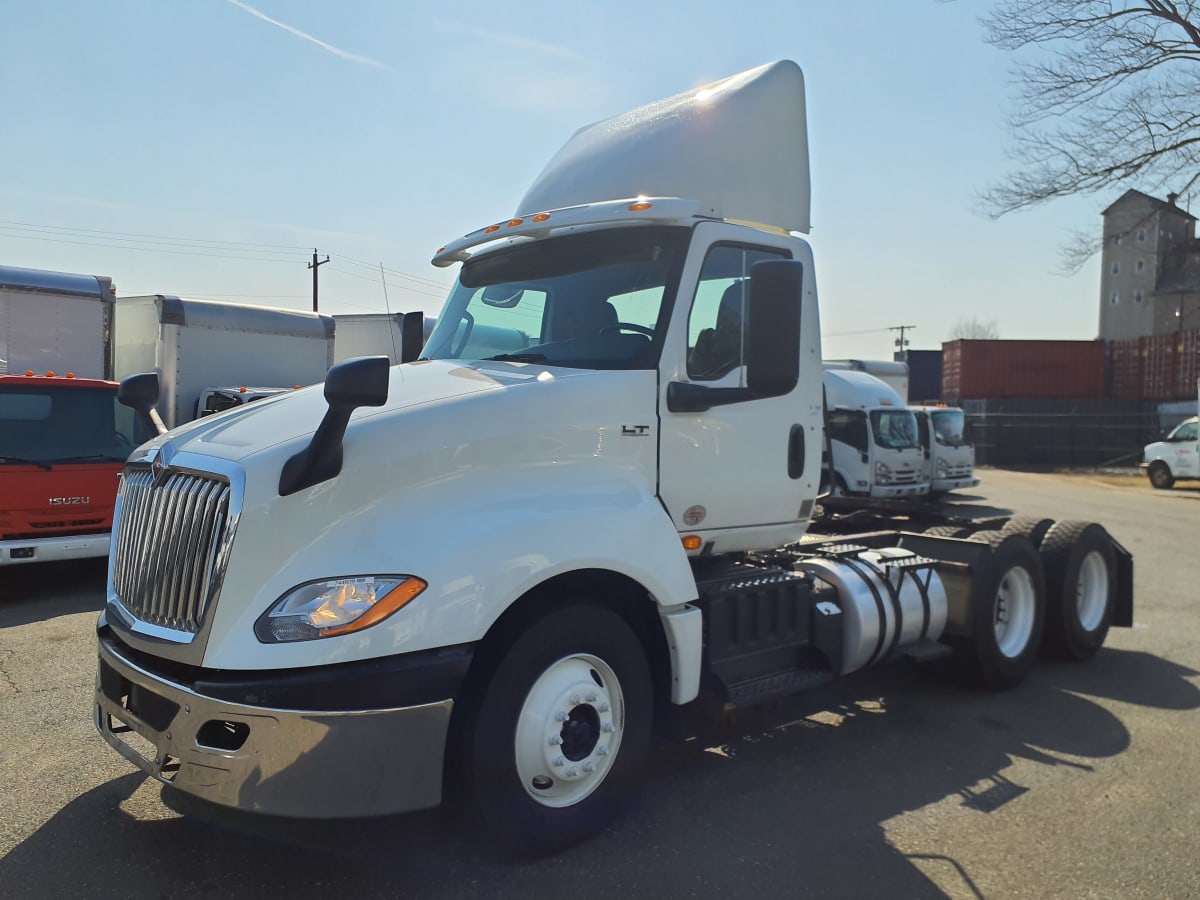 2018 Navistar International LT625 DAYCAB T/A 744609