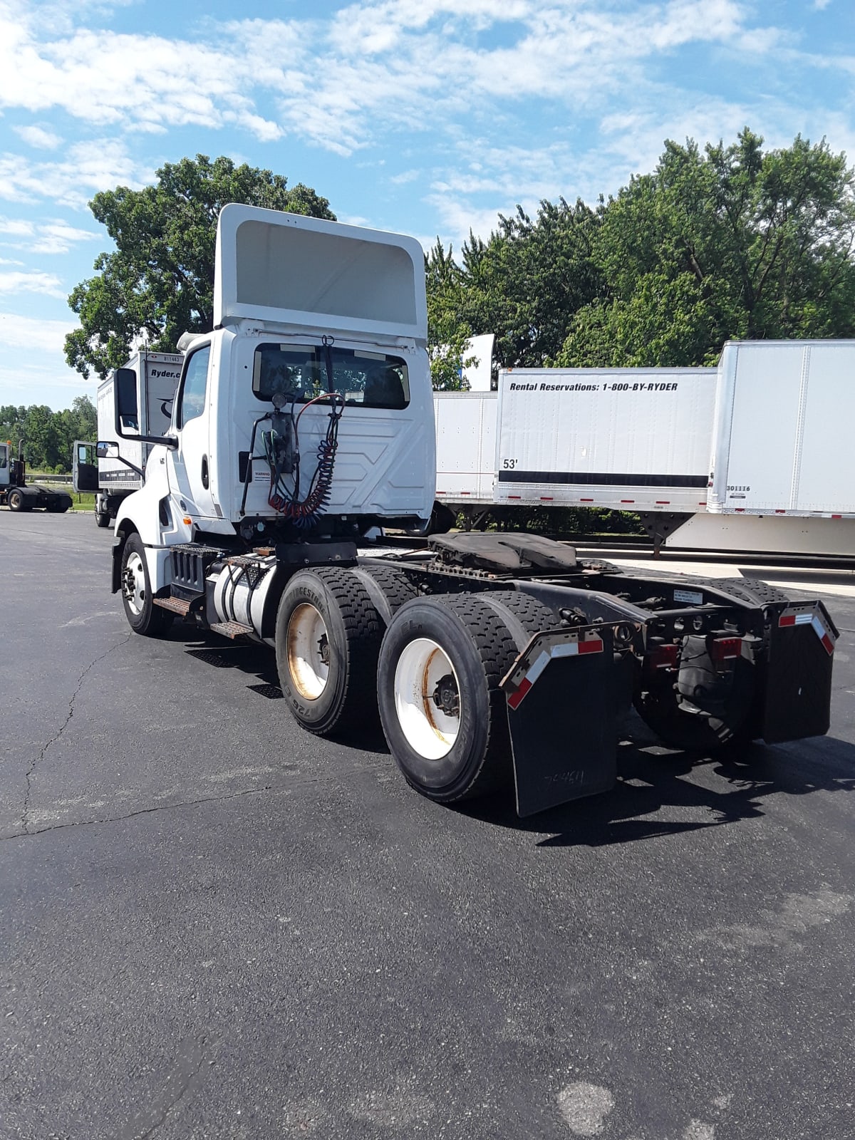 2018 Navistar International LT625 DAYCAB T/A 744611