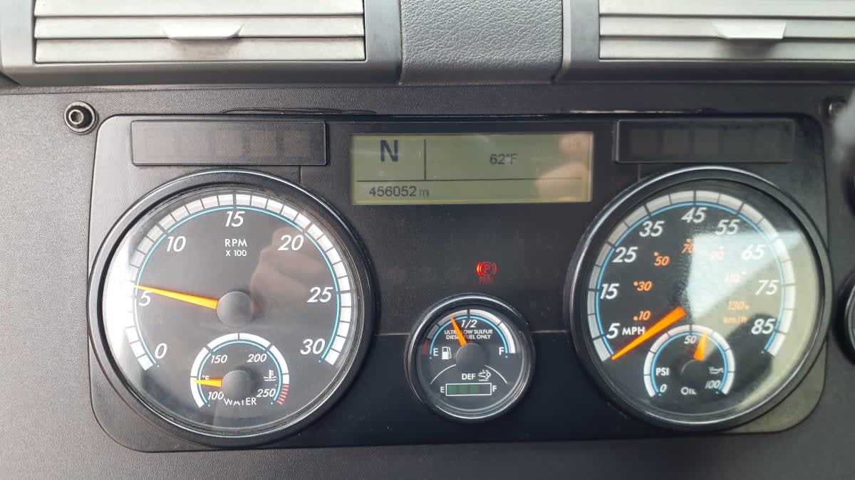 2017 Freightliner/Mercedes CASCADIA 125 744645