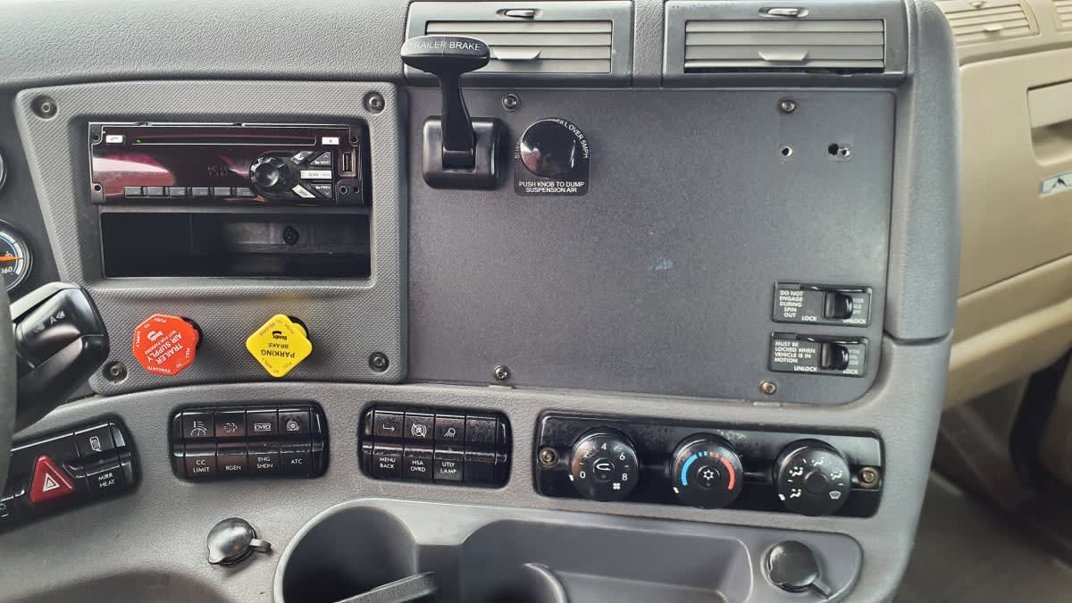 2017 Freightliner/Mercedes CASCADIA 125 744645