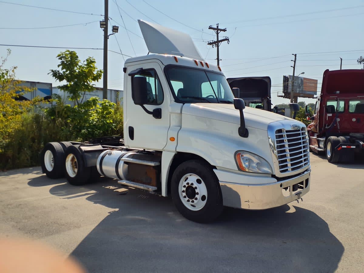 2018 Freightliner CASCADIA 125 744647