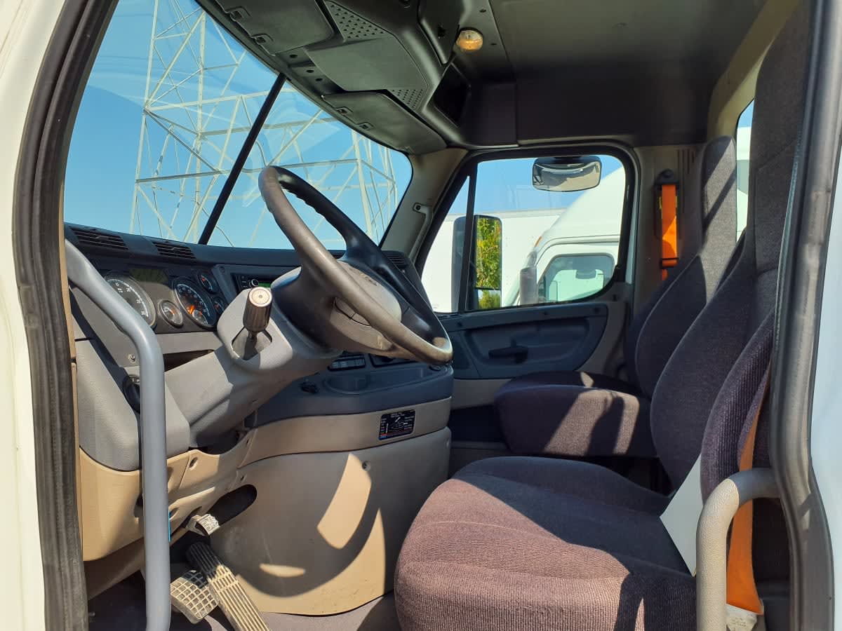 2018 Freightliner CASCADIA 125 744647
