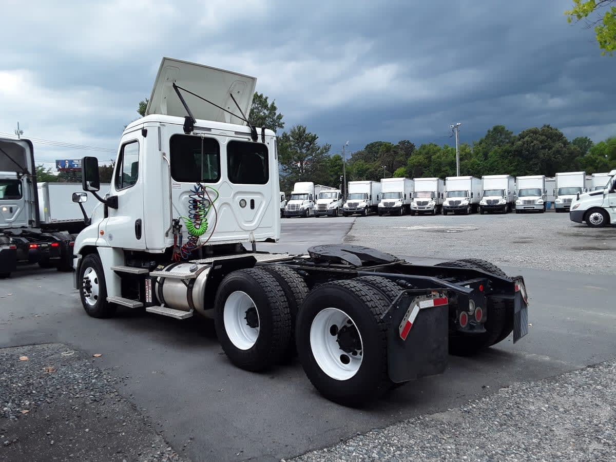 2018 Freightliner/Mercedes CASCADIA 125 744651
