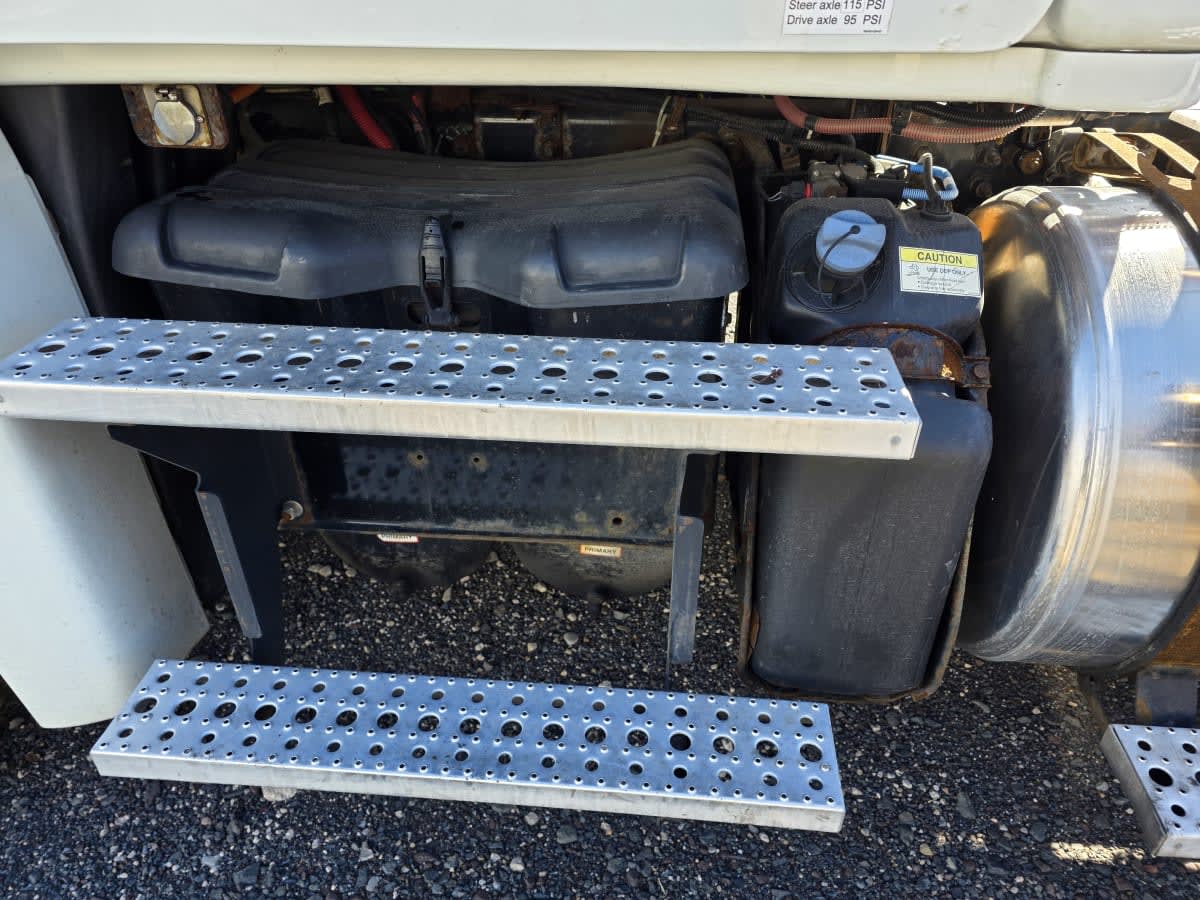 2018 Freightliner/Mercedes CASCADIA 125 744732