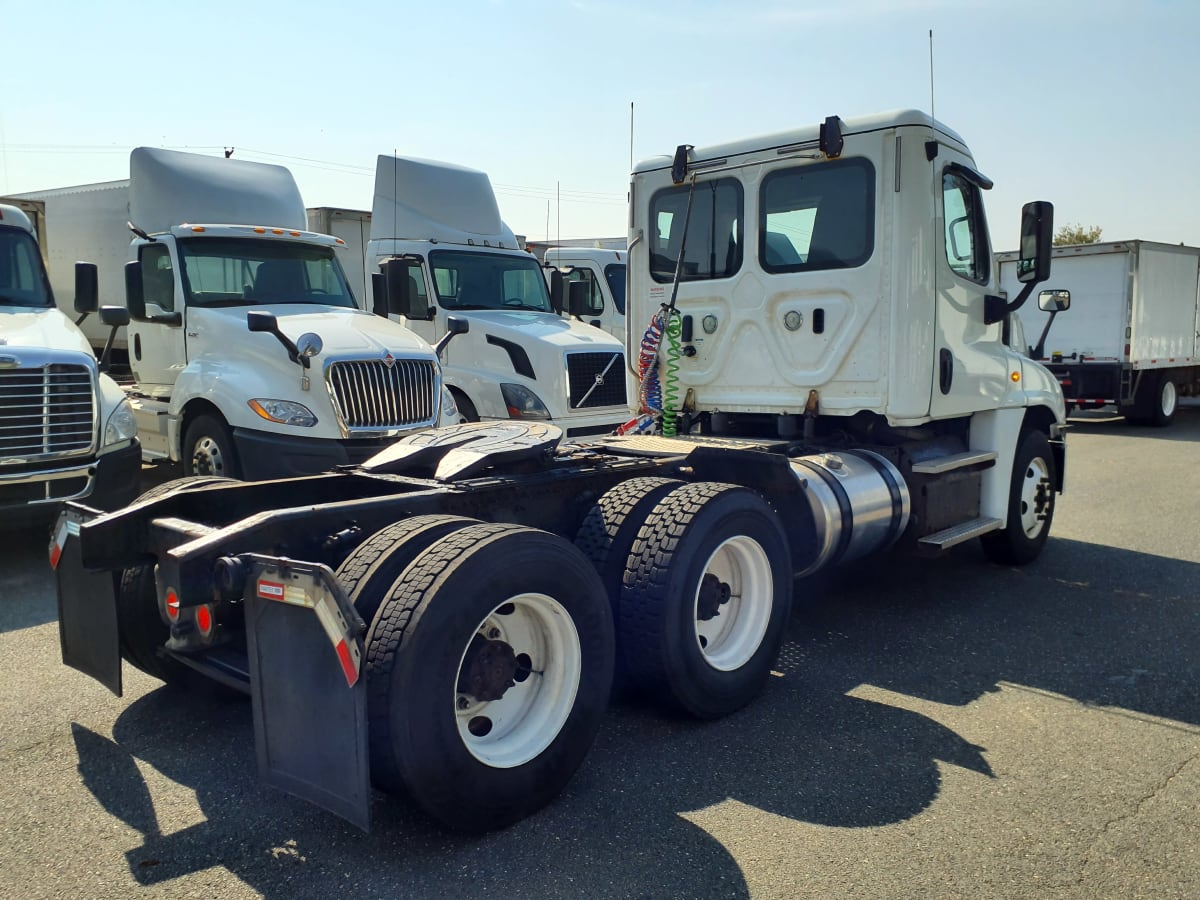 2018 Freightliner/Mercedes CASCADIA 125 744751
