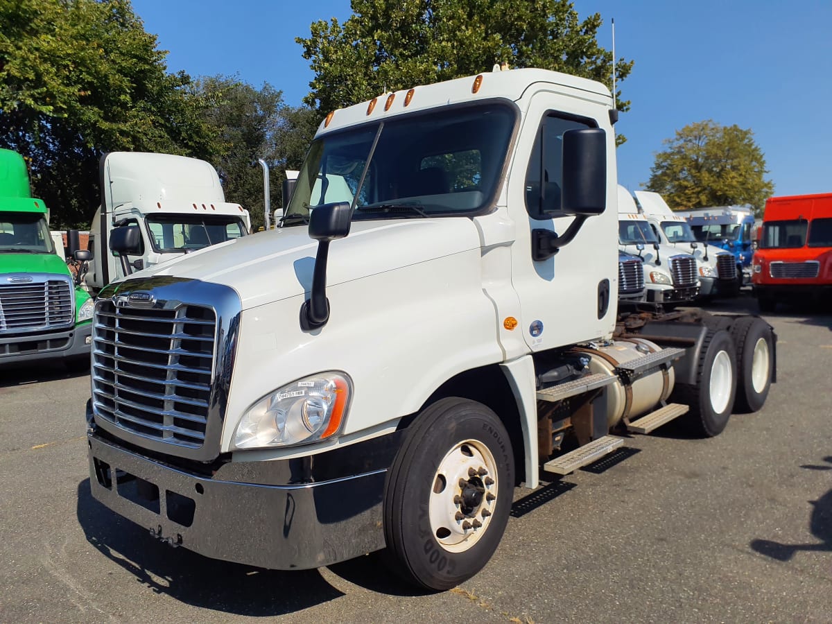 2018 Freightliner/Mercedes CASCADIA 125 744751