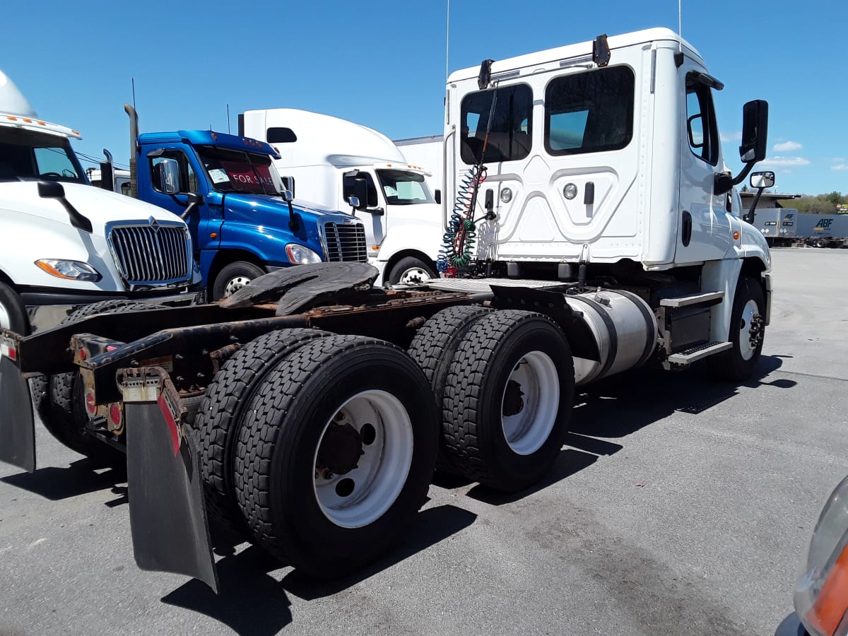 2018 Freightliner/Mercedes CASCADIA 125 744752