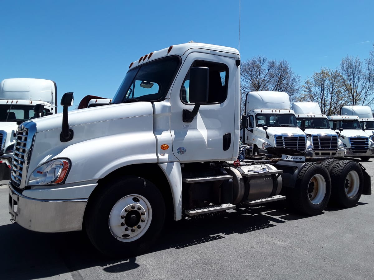 2018 Freightliner/Mercedes CASCADIA 125 744752