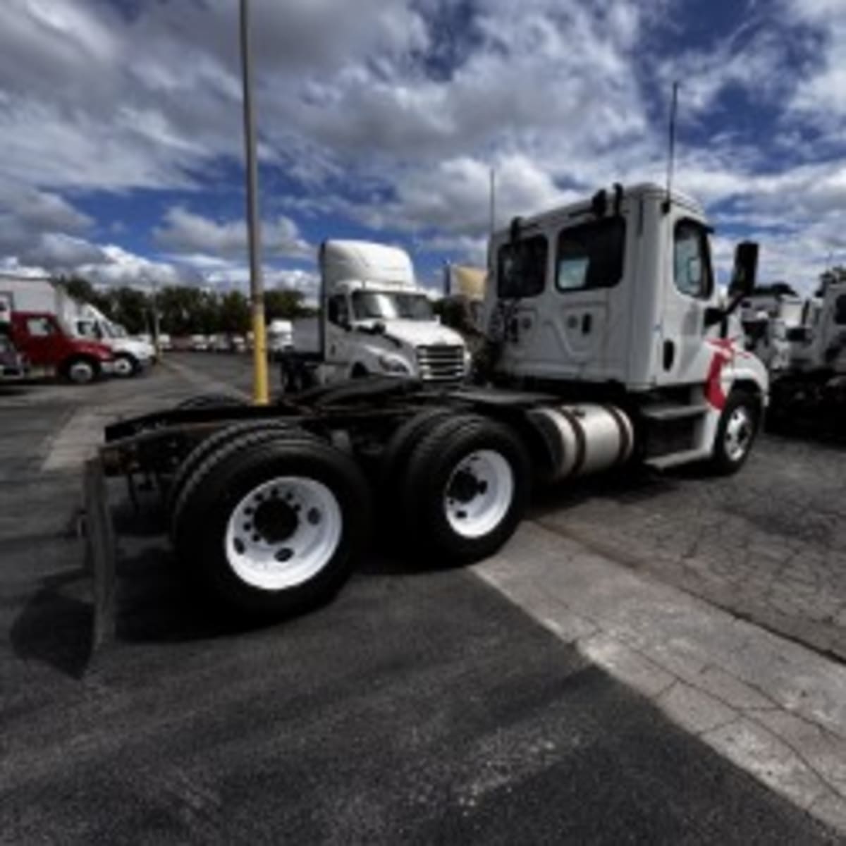 2018 Freightliner - image 4