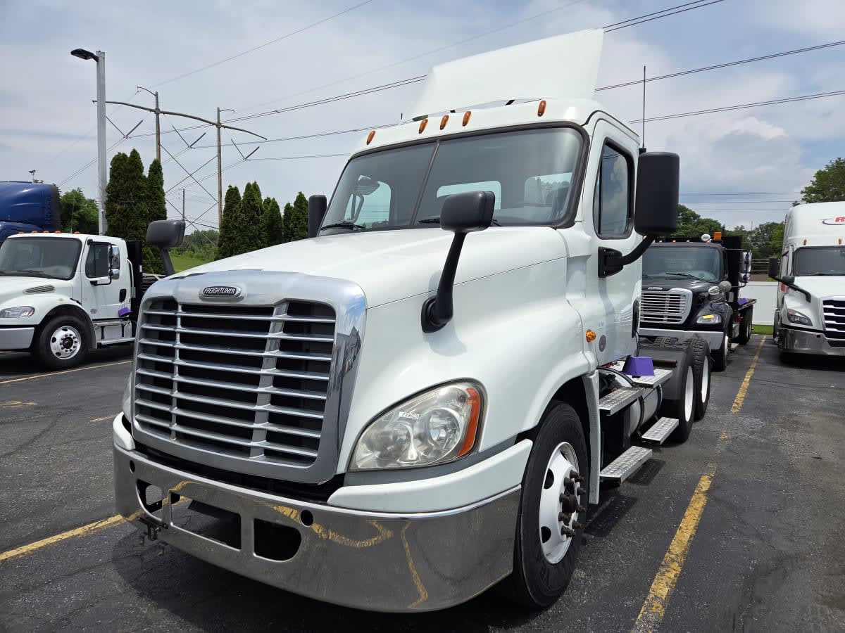 2018 Freightliner CASCADIA 125 744899