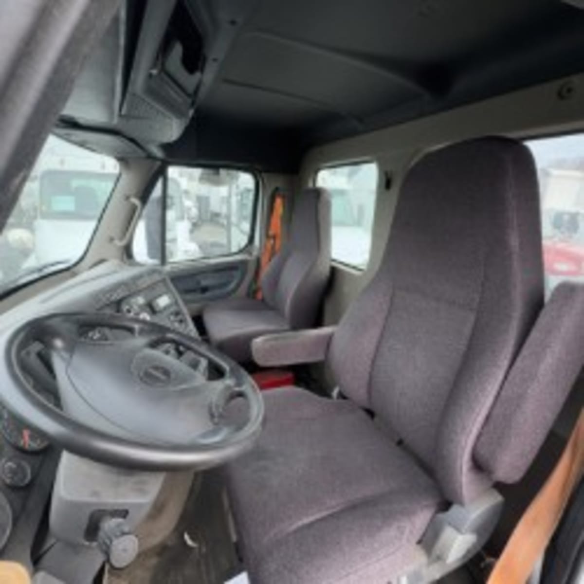 2018 Freightliner - image 7