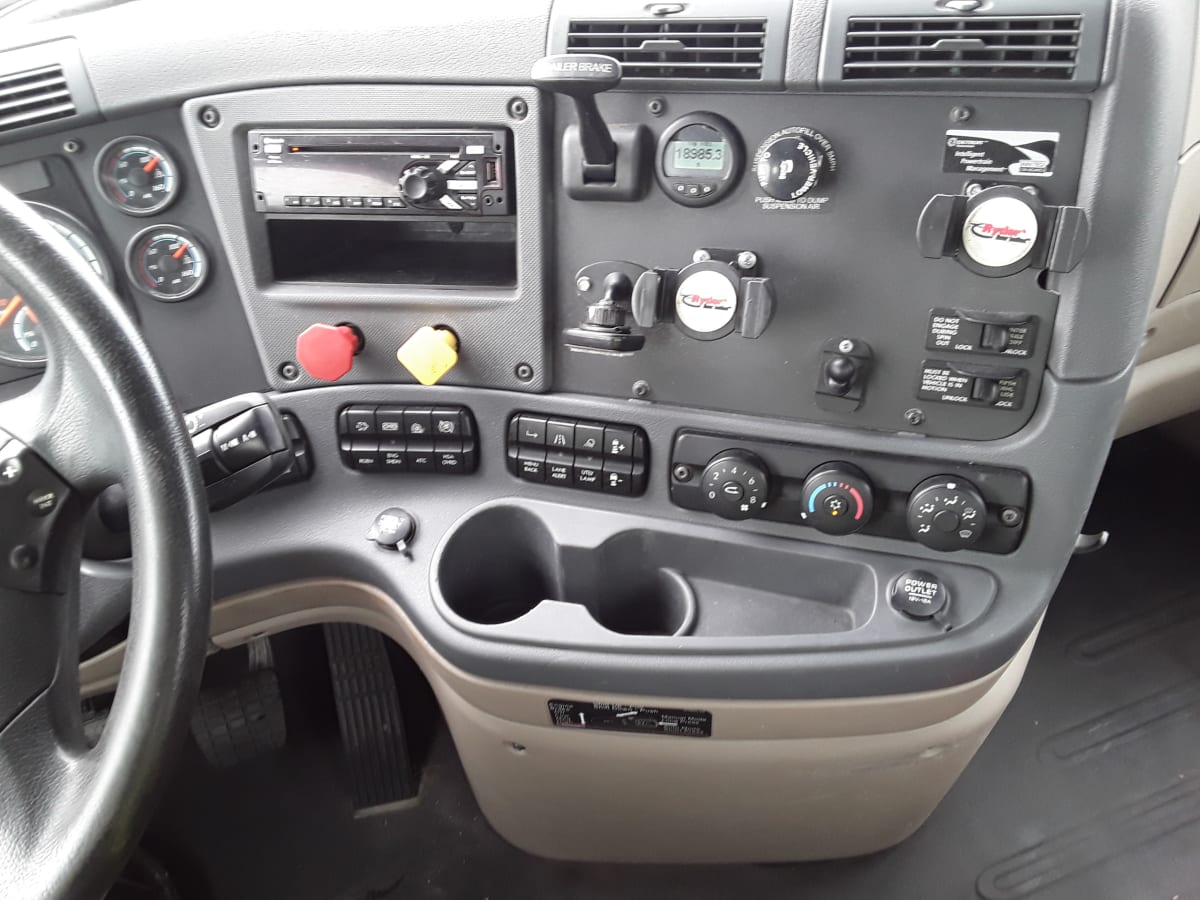 2018 Freightliner/Mercedes CASCADIA 125 744921