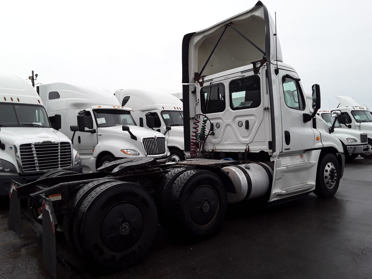 2018 Freightliner/Mercedes CASCADIA 125 744921