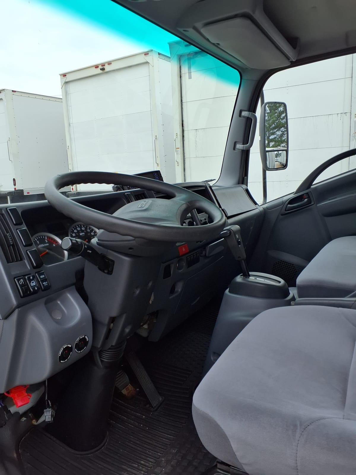 2018 Isuzu NPR 745065