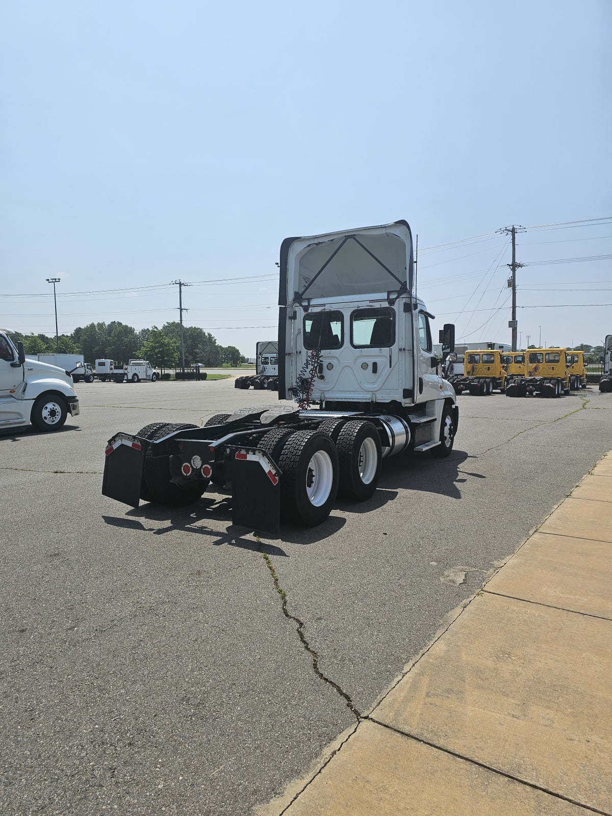 2018 Freightliner/Mercedes CASCADIA 125 745155