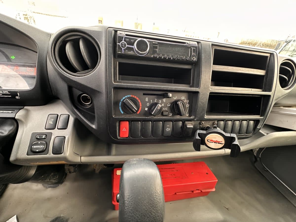 2018 Hino HINO 195 745228