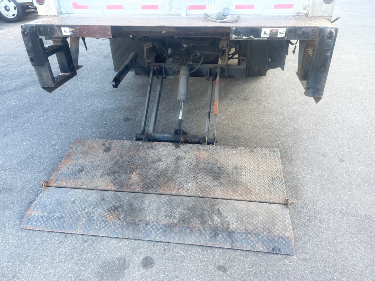 2018 Isuzu NPR 745587