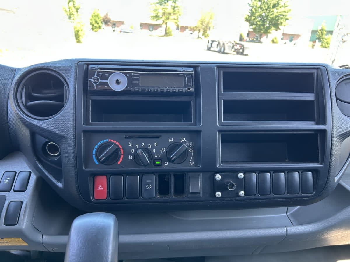 2018 Hino HINO 195 745801