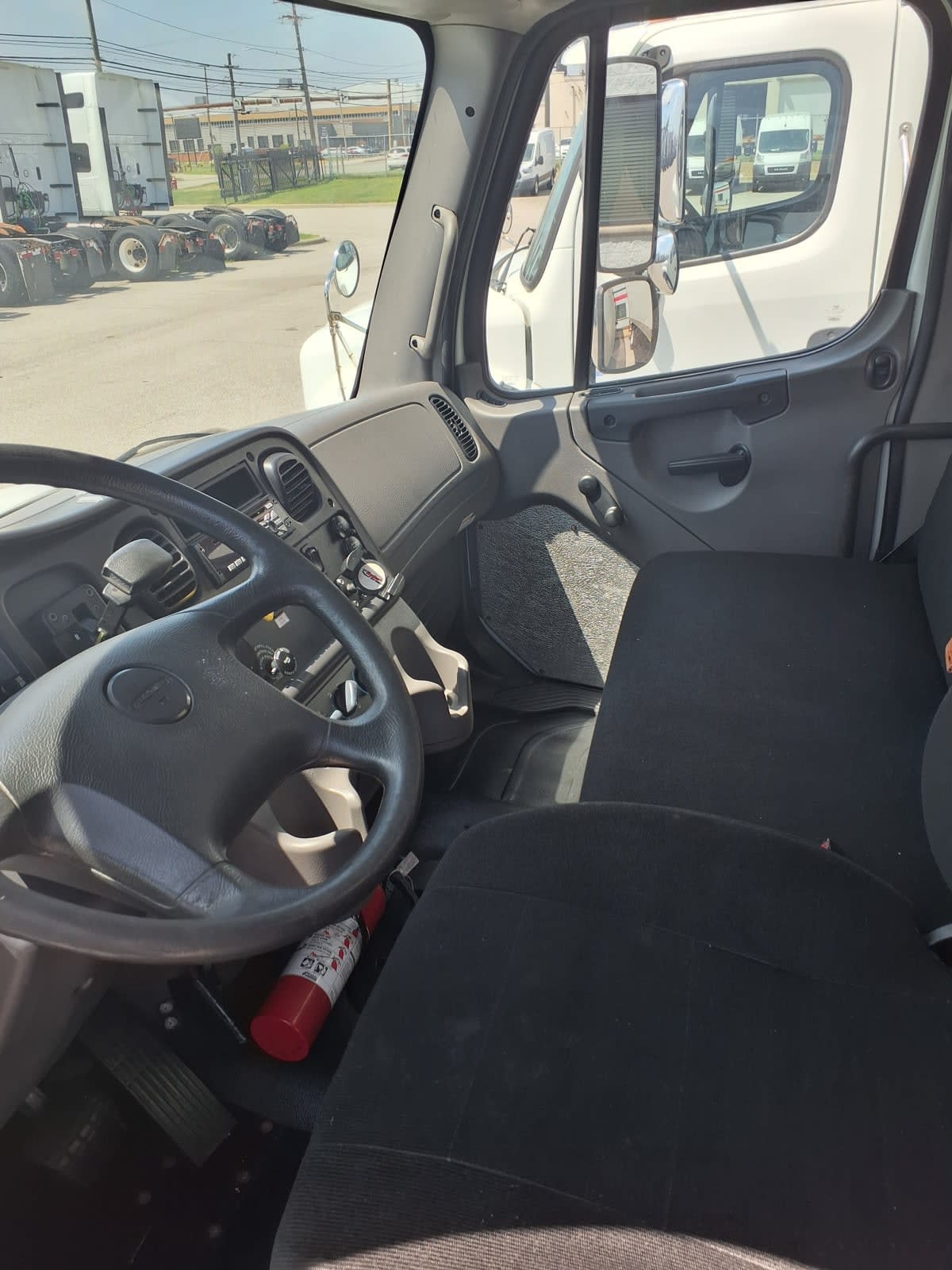 2018 Freightliner M2 106 745969