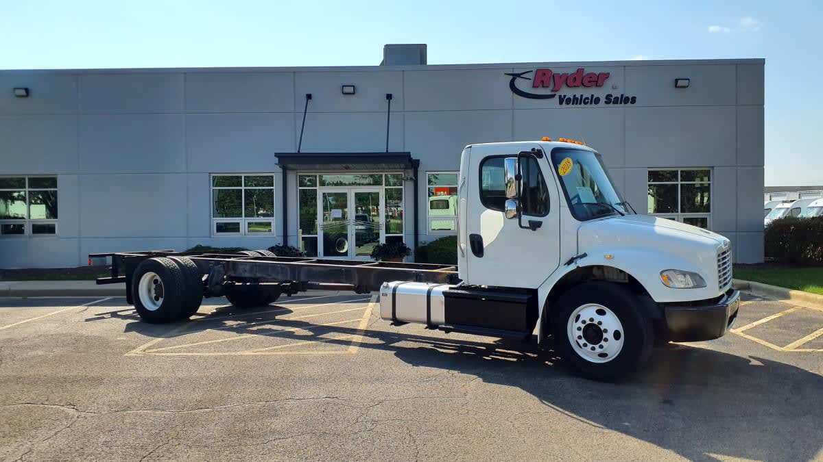 2018 Freightliner M2 106 in Bolingbrook, IL — photo 3