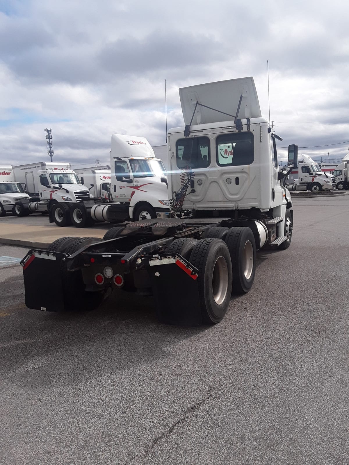 2018 Freightliner/Mercedes CASCADIA 125 746096