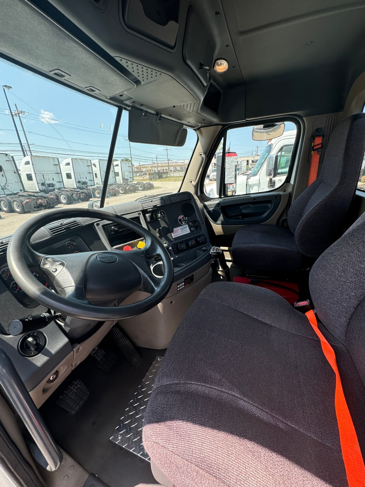 2018 Freightliner/Mercedes CASCADIA 125 746108